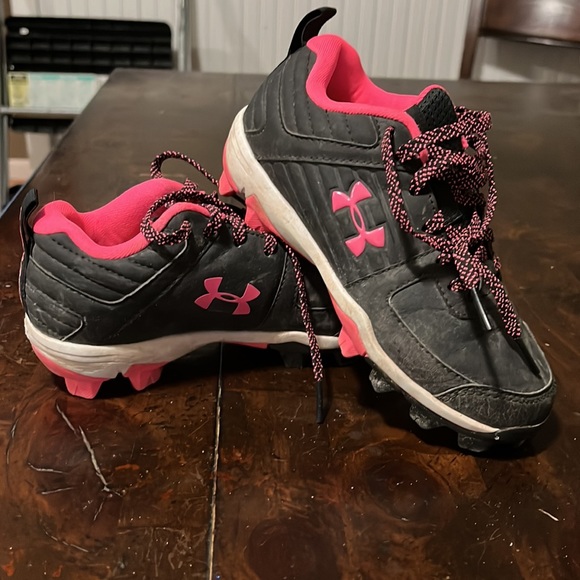 Girls size 13 softball cleats - Picture 4 of 5